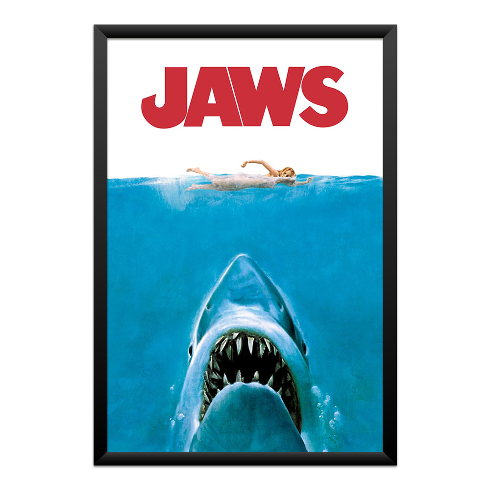 quadro-jaws-tubarao-poster-filme-classico-cinema-cultura-pop-qpd51388-01-moldura-preta-frente Quadro Jaws (Tubarão) – Poster Clássico do Cinema - Imagem 1